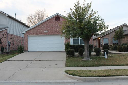 6361 Geneva Ln, Fort Worth, TX, 76131-1235 | Card Image