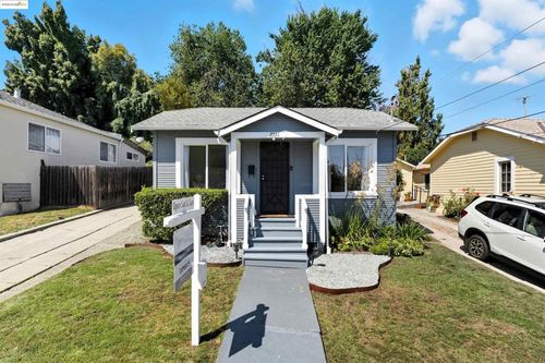 2721 Oliver Ave, Oakland, CA, 94605-4824 | Card Image