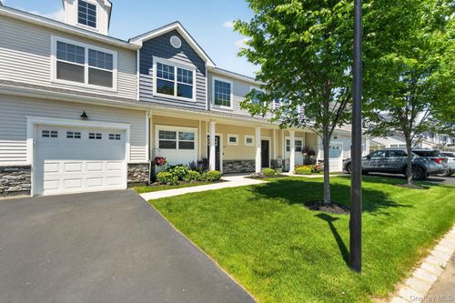 129 Halley Dr, Center Moriches, NY, 11934-1023 | Card Image