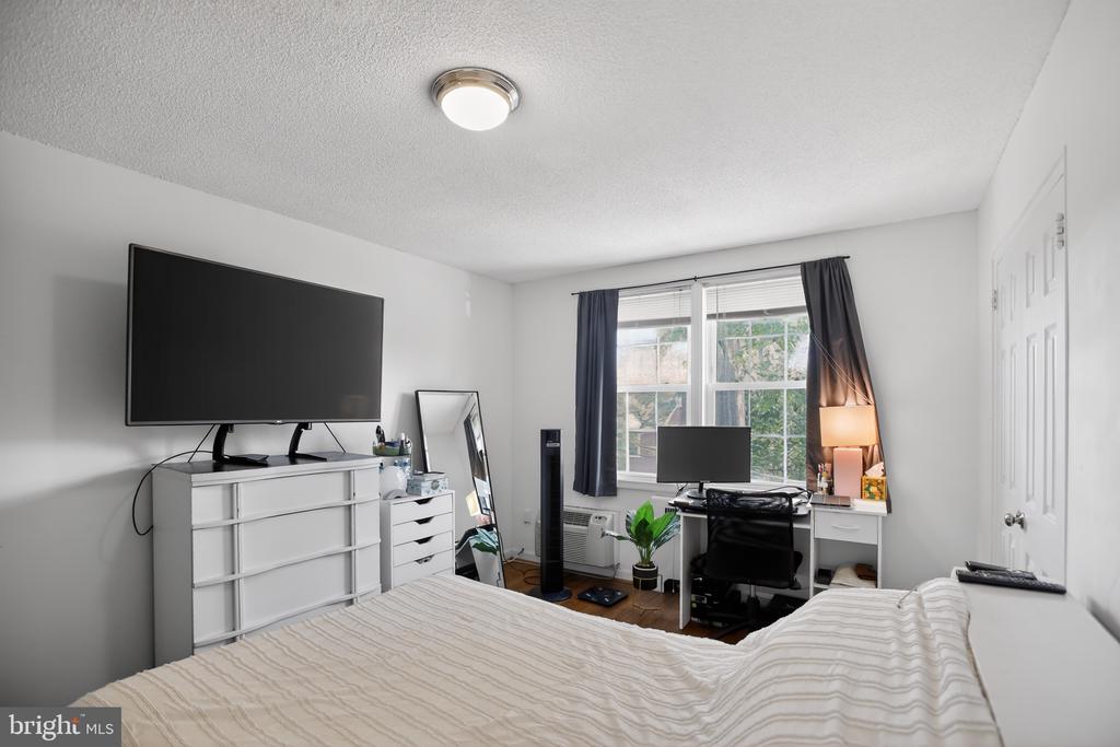 Residential in ARLINGTON 4
