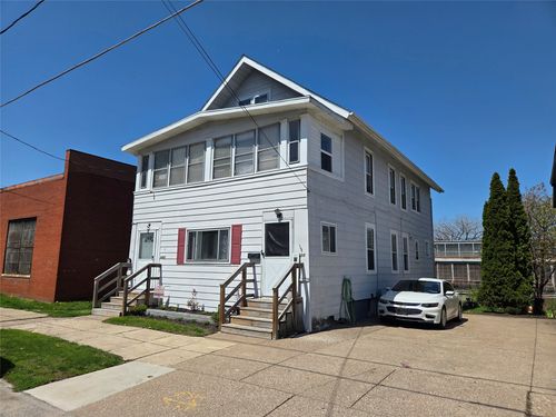 1050 W 20th St, Erie, PA, 16502-2403 | Card Image