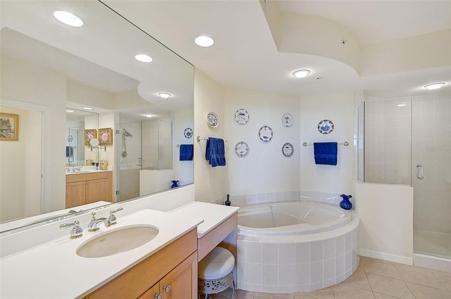 APT-502 - 409 N Point Rd, Condo with 3 bedrooms, 3 bathrooms and null parking in OSPREY FL | Image 20