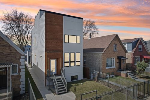 940 Karlov Ave, CHICAGO, IL, 60651-3630 | Card Image