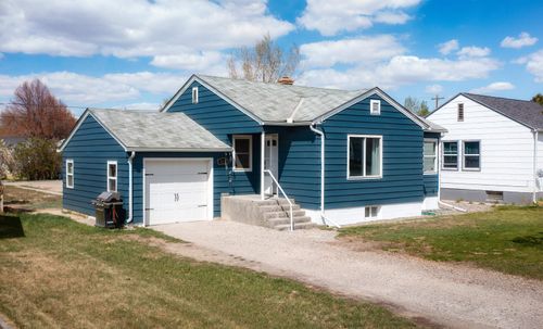 811 Howell Ave, Worland, WY, 82401-4024 | Card Image
