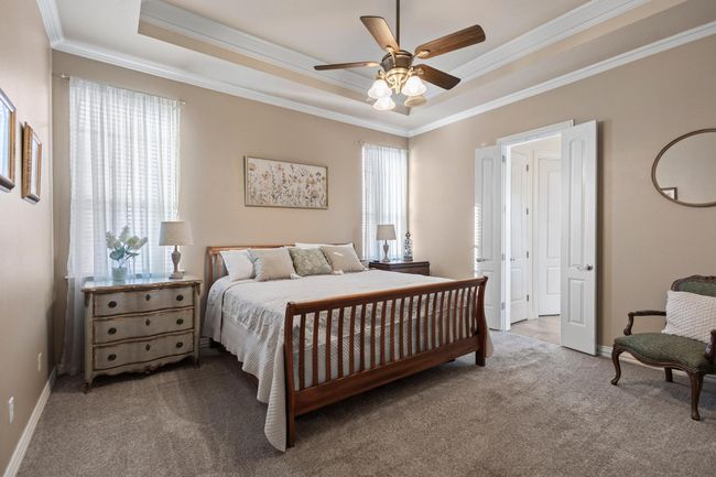 Spacious owner's suite, ceiling detail. | Image 19