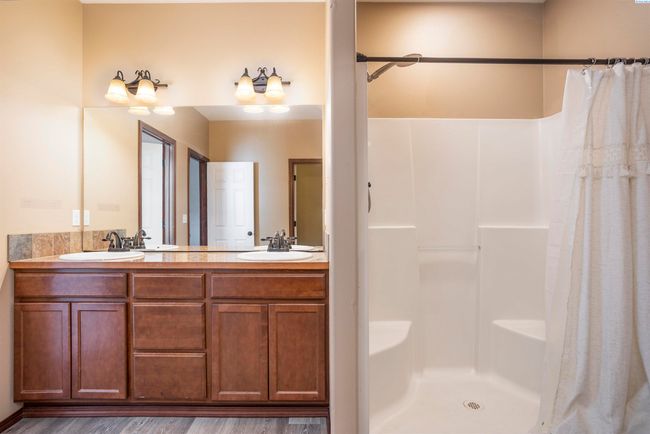 615 N Larkspur Ln, Home with 3 bedrooms, 2 bathrooms and null parking in Othello WA | Image 15
