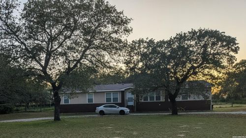 550 Avery Cir, Poteet, TX, 78065-4298 | Card Image