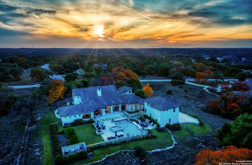 101 River Xing, Boerne, TX, 78006-6171 | Card Image