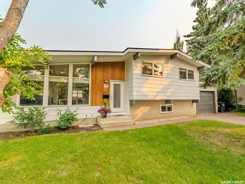 246 Anderson Cres, Saskatoon, SK, S7H4C2 | Card Image