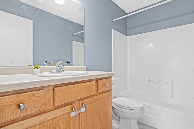 Main floor bathroom | Image 23
