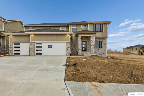 21420 Z St, Elkhorn, NE, 68022-5516 | Card Image