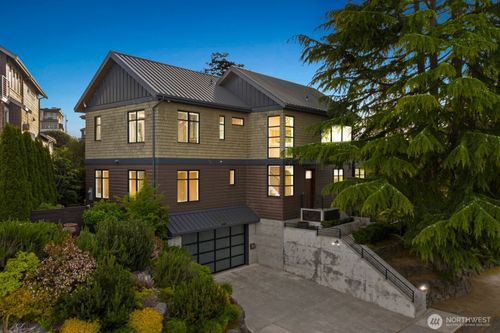 1311 Palm Ave Sw, Seattle, WA, 98116-5105 | Card Image