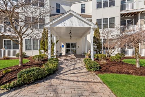 207-301 Church St, South Kingstown, RI, 02879-2952 | Card Image