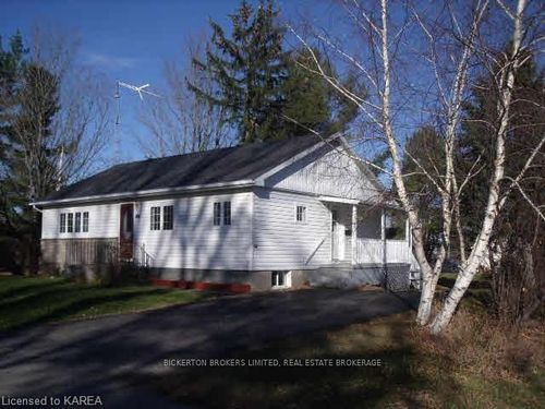 23 Johnston St, Front Leeds & Lansdowne, ON, K0E1L0 | Card Image