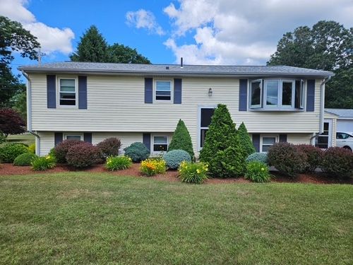 580 Lapham Farm Rd, Mapleville, RI, 02839-1225 | Card Image