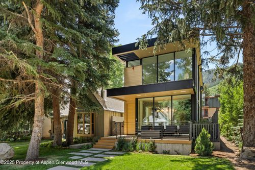 219 W Bleeker St, Aspen, CO, 81611-1331 | Card Image