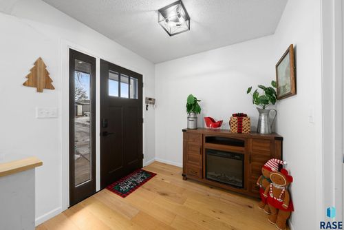 1121 S Splitrock Blvd Boulevard, Brandon, SD, 57005 | Card Image