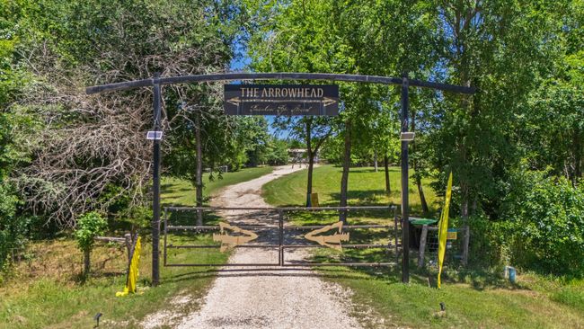 Gated entry! Arrows and signage will be removed! | Image 22