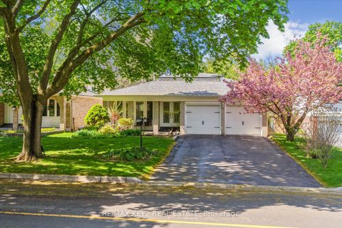 172 Bayview Fairways Dr, Thornhill, ON, L3T2Y8 | Card Image