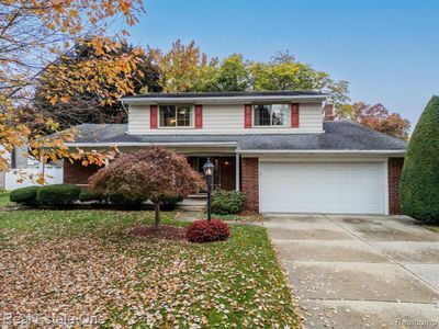 37711 Devoe Street, Home with 4 bedrooms, 3 bathrooms and null parking in Clinton Twp MI | Image 1