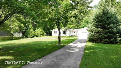 10293 Carr Rd, Saint Charles, MI, 48655-8627 | Card Image