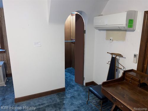 27943 Sunset Blvd W, Lathrup Village, MI, 48076-2649 | Card Image