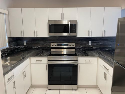 apt-201-6011 W 24th Ave, Hialeah, FL, 33016-6905 | Card Image