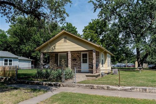 927 S 11th St, Kansas City, KS, 66105-1640 | Card Image