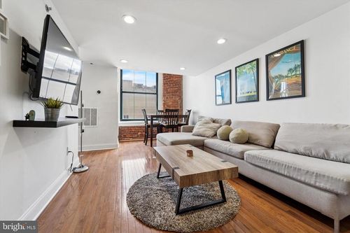 apt-phh-1010 Race St, PHILADELPHIA, PA, 19107-2334 | Card Image