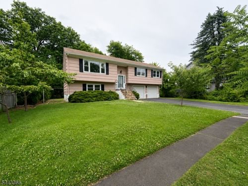 20 S Mitchell Ave, Livingston, NJ, 07039-2937 | Card Image