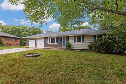 125 Se Moore St, Blue Springs, MO, 64014-3127 | Card Image