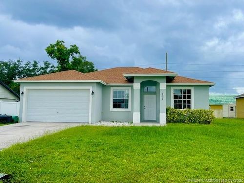 656 Se Chapman Ave, Port St. Lucie, FL, 34984-4501 | Card Image
