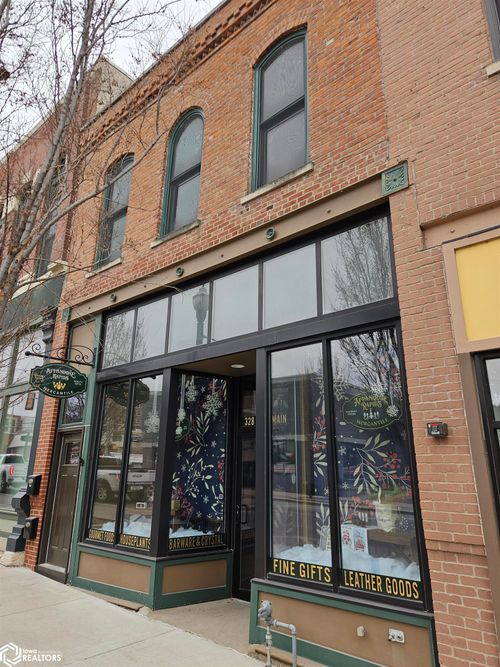 328 E Main St, Ottumwa, IA, 52501-3041 | Card Image