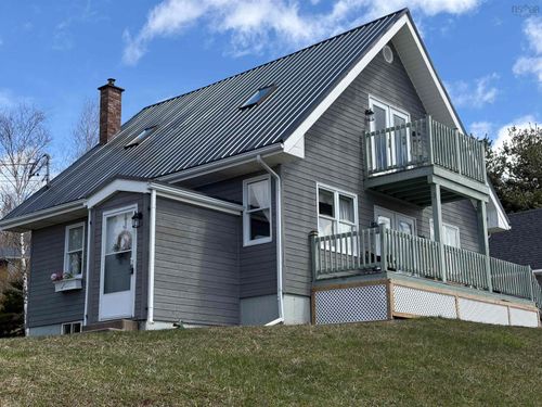 10 Egerton Street, Trenton, NS, B0K1X0 | Card Image