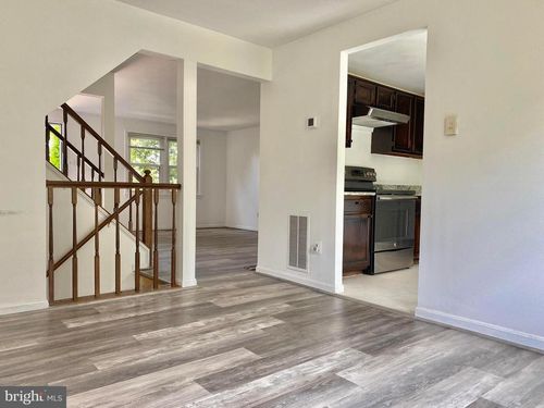 7351 Crestleigh Cir, ALEXANDRIA, VA, 22315-3651 | Card Image
