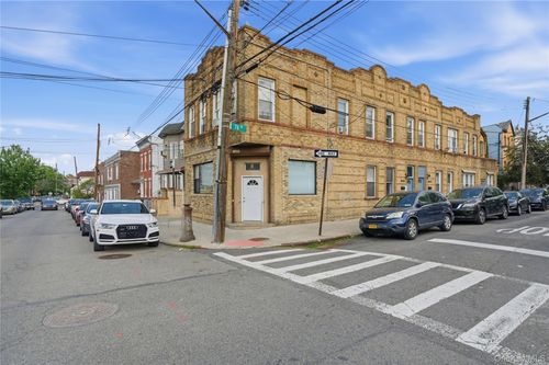 6803 76th St, Middle Village, NY, 11379-2826 | Card Image