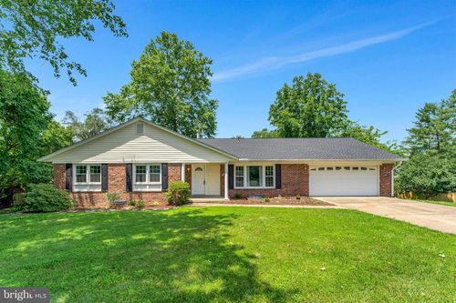 10104 Joy Ln, Vienna, VA, 22181-4021 | Card Image