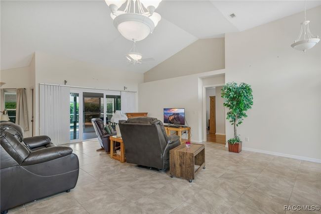 4542 N Serene Pt, House other with 3 bedrooms, 2 bathrooms and 2 parking in Hernando FL | Image 12