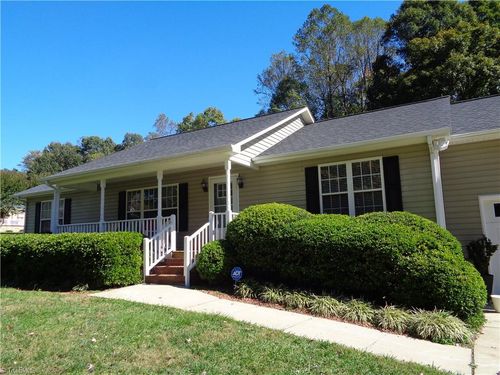 7608 Keating Dr, Oak Ridge, NC, 27310-9661 | Card Image