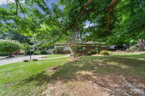 214 Walnut Ave, Mount Holly, NC, 28120-2331 | Card Image