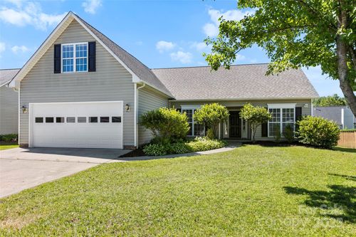 370 Running Briar Rd, Fletcher, NC, 28732-6533 | Card Image