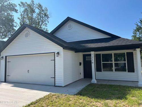 1216 W Austin St, Webb City, MO, 64870-1706 | Card Image