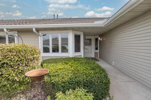 3-266 Hartford Square, Hartford, WI, 53027 | Card Image