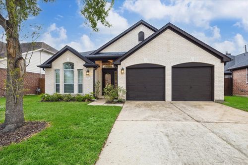 416 Twin Timbers Ln, Kemah, TX, 77565-2295 | Card Image