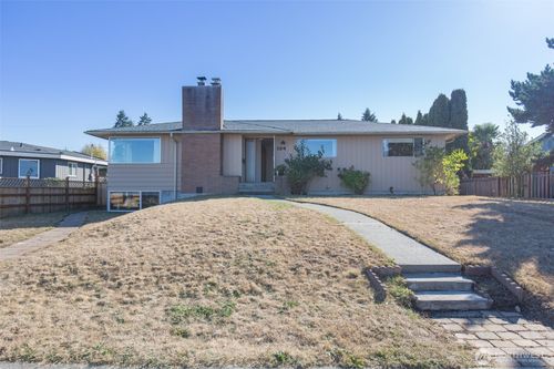 124 Fogarty Ave, Port Angeles, WA, 98362-2512 | Card Image