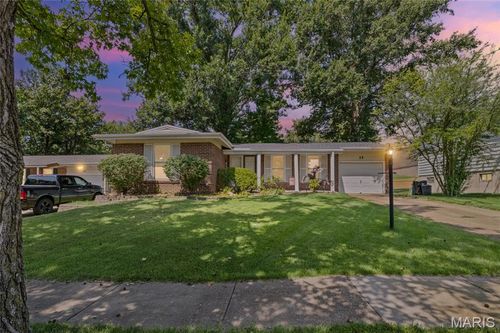 25 Brookwood Dr, Fenton, MO, 63026-3411 | Card Image