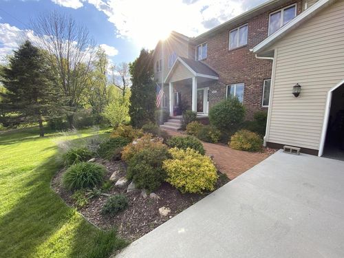 5451 County Rd N, Sun Prairie, WI, 53590-9501 | Card Image