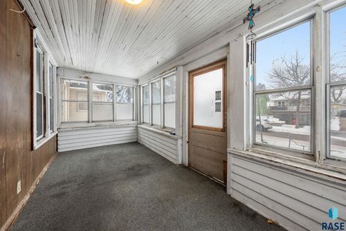 611 N Walts Ave Avenue, Sioux Falls, SD, 57104 | Card Image