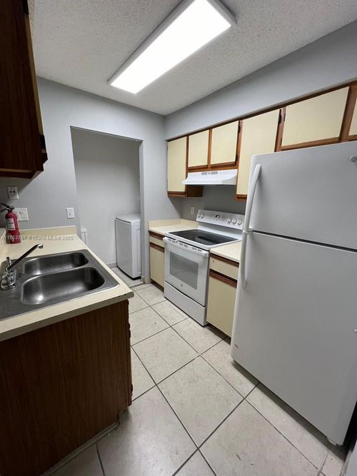 apt-2005-1261 Sw 46th Ave, Pompano Beach, FL, 33069-0957 | Card Image