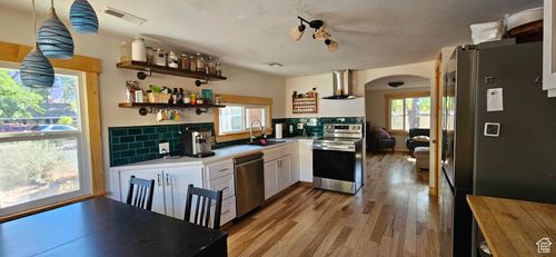 499 E 200 S, Moab, UT, 84532-2750 | Card Image